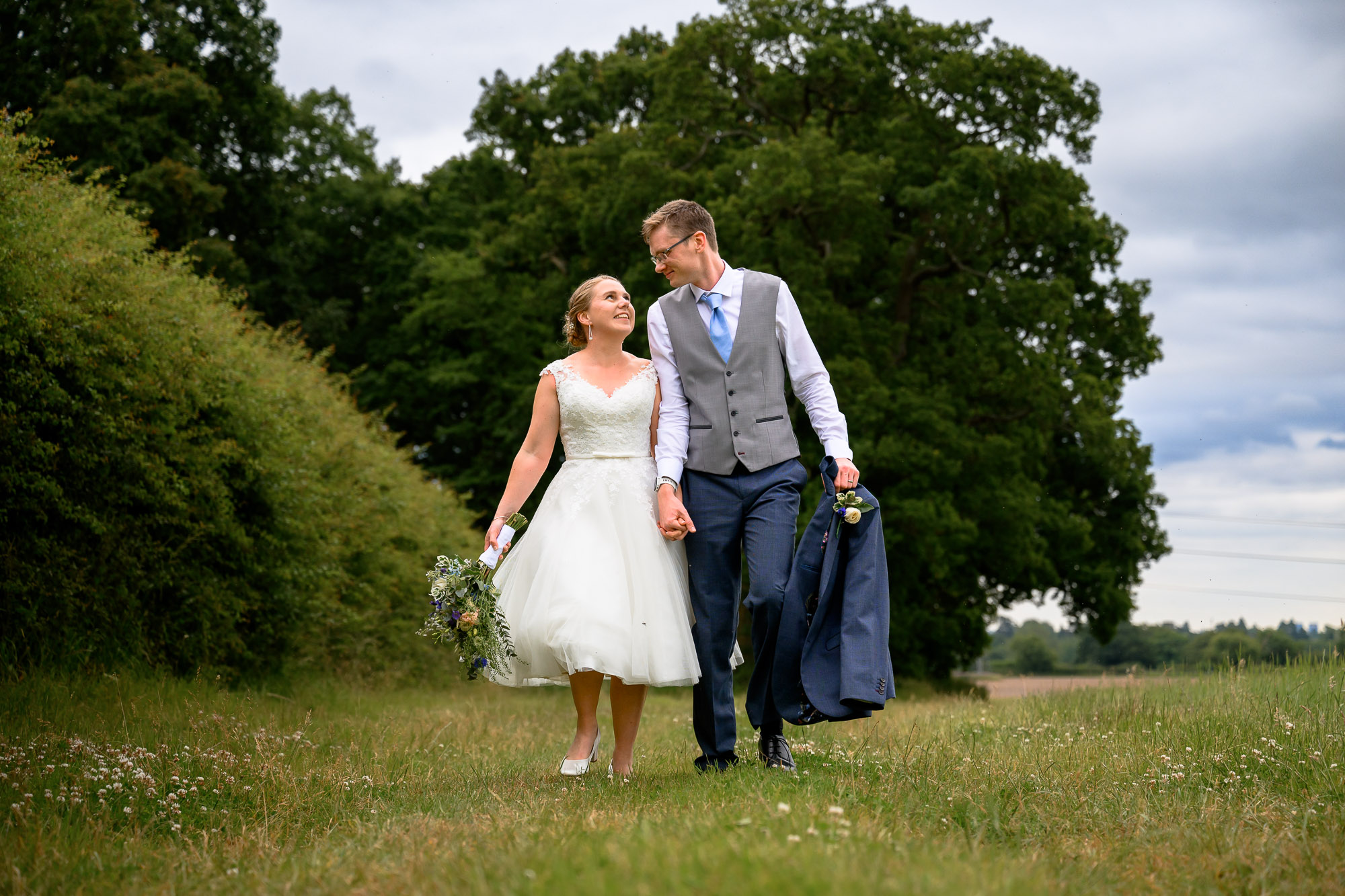 -Cowshed-woodhall-farm-wedding-photographer-5728