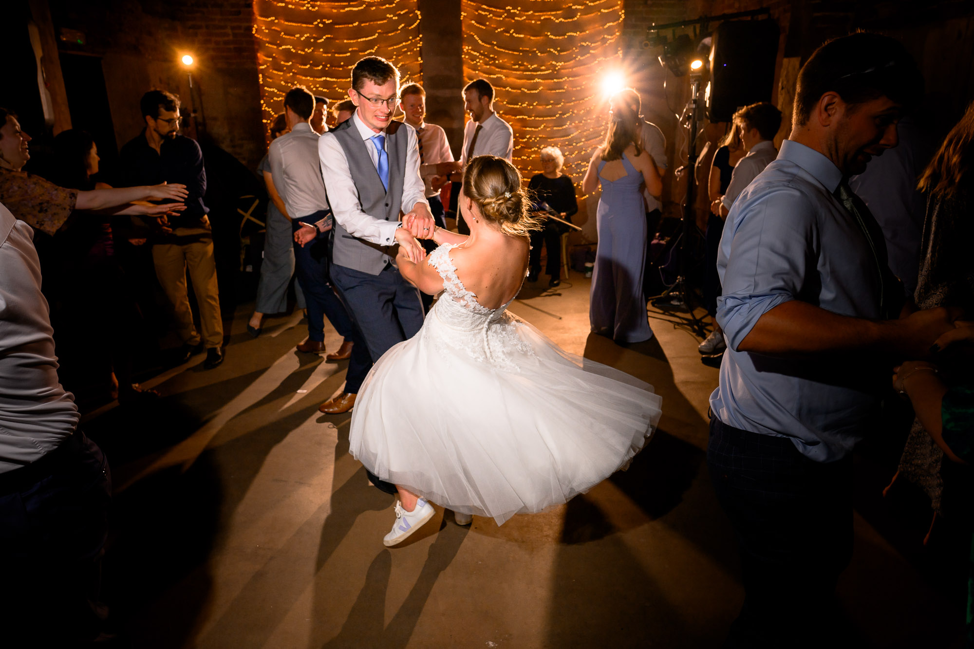 -Cowshed-woodhall-farm-wedding-photographer-6810